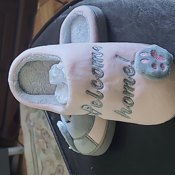 Women's slippers. - Picture 3 of 4